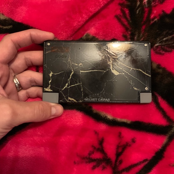 Velvet Caviar Portable Charger - Picture 2 of 5